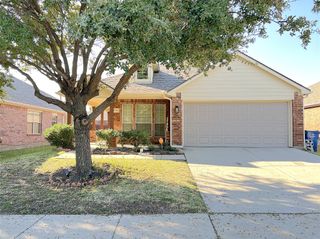 8724 Chisholm Trail, Cross Roads, TX 76227