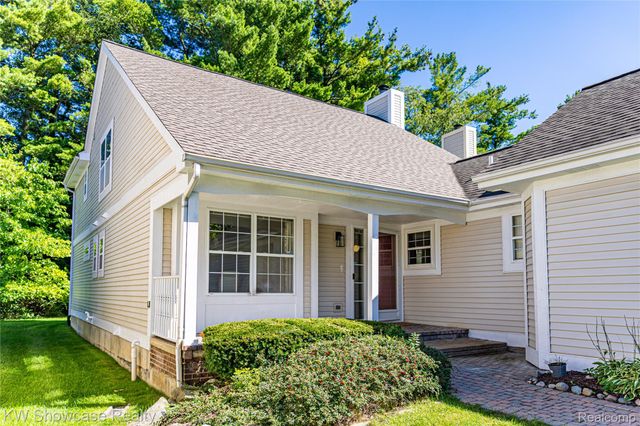 5373 Forest Ridge Drive, Independence Charter Township, MI 48346