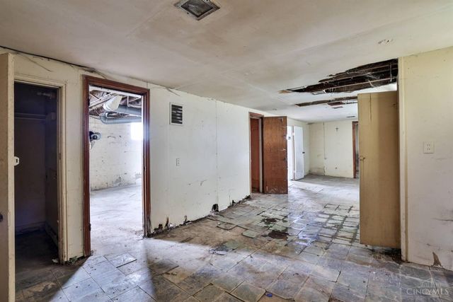 6411 Stover Avenue, Cincinnati, OH 45237