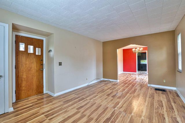 6411 Stover Avenue, Cincinnati, OH 45237