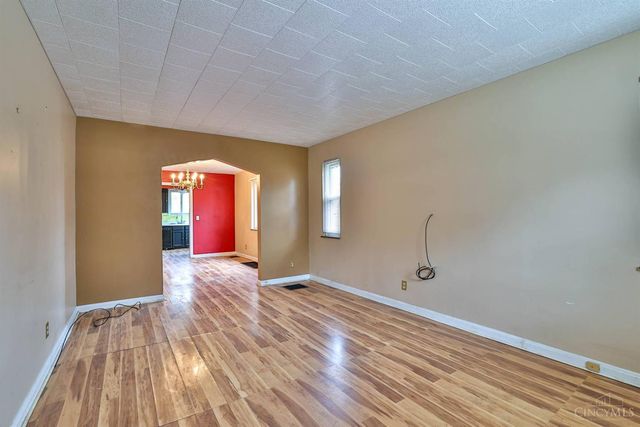 6411 Stover Avenue, Cincinnati, OH 45237