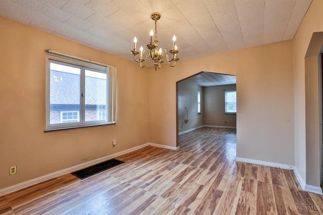 6411 Stover Avenue, Cincinnati, OH 45237