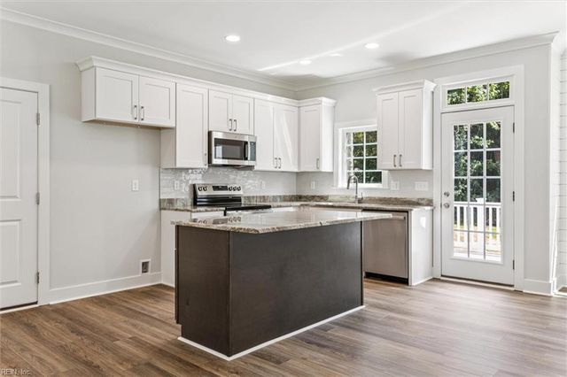 208 Skimino RD, Williamsburg, VA 23188