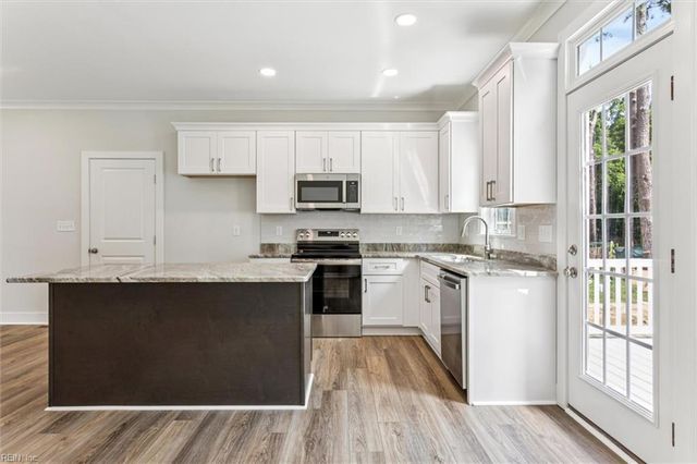 208 Skimino RD, Williamsburg, VA 23188