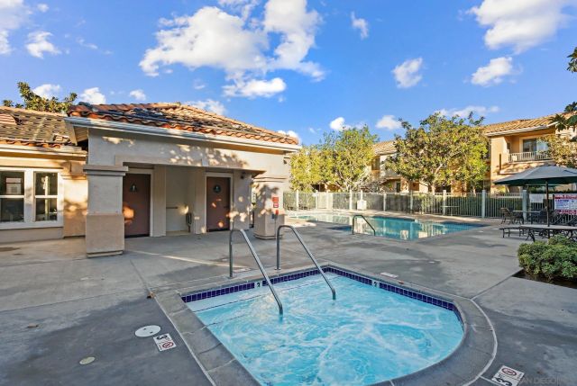 10766 Sabre Hill Dr 258, San Diego, CA 92128