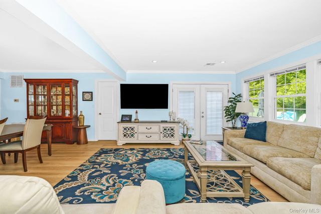 87 Tardy Lane N, Wantagh, NY 11793