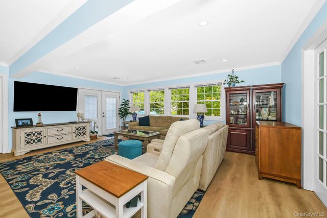 87 Tardy Lane N, Wantagh, NY 11793
