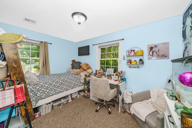 87 Tardy Lane N, Wantagh, NY 11793