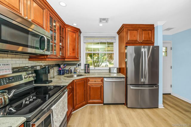 87 Tardy Lane N, Wantagh, NY 11793