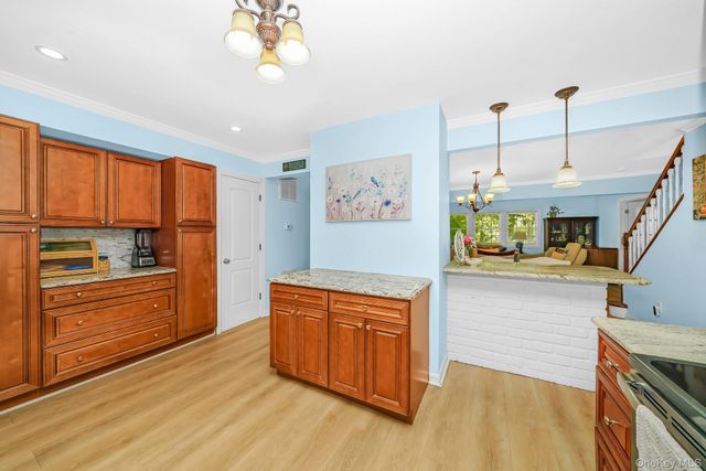 87 Tardy Lane N, Wantagh, NY 11793