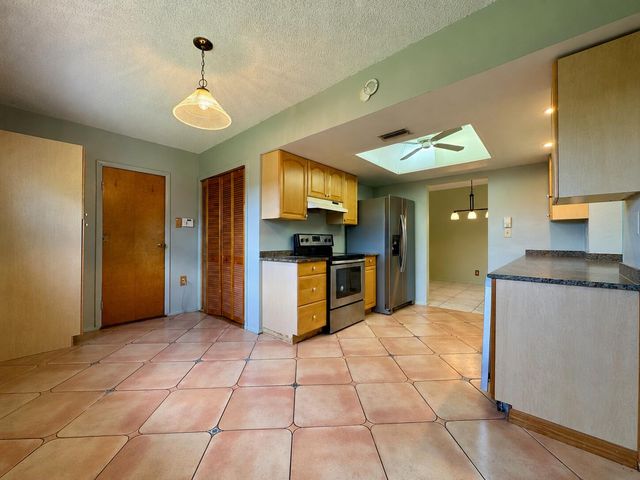 1785 NW 39TH Place, Oakland Park, FL 33309