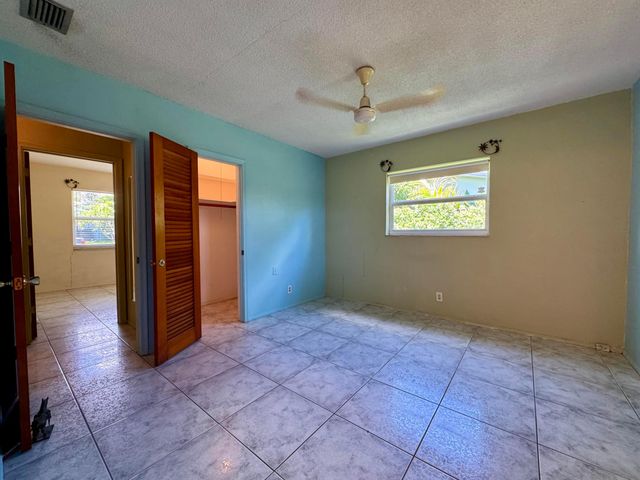 1785 NW 39TH Place, Oakland Park, FL 33309