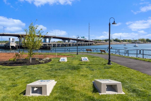 12 Congress Street 208, Beverly, MA 01915
