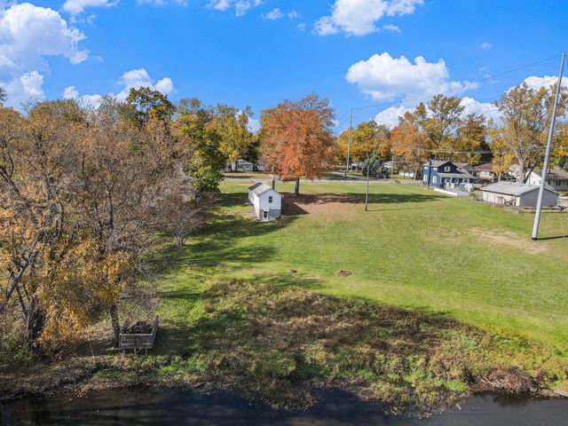 810 S Constantine Street, Three Rivers City, MI 49093