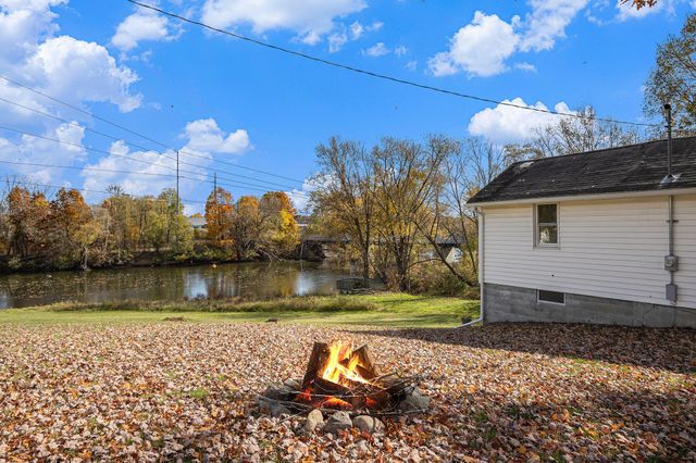 810 S Constantine Street, Three Rivers City, MI 49093