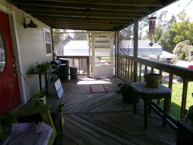 297 Mulberry Cove, Onalaska, TX 77360