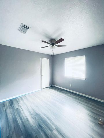 6406 Bayou Crest Drive, Houston, TX 77088