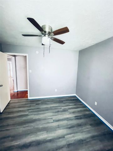 6406 Bayou Crest Drive, Houston, TX 77088