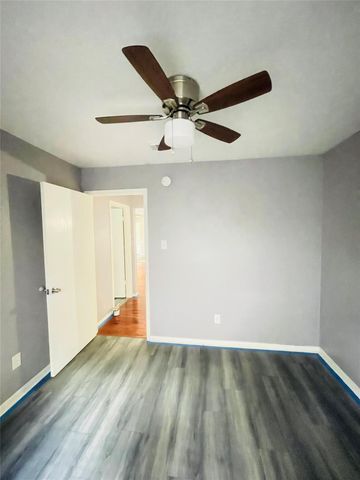 6406 Bayou Crest Drive, Houston, TX 77088