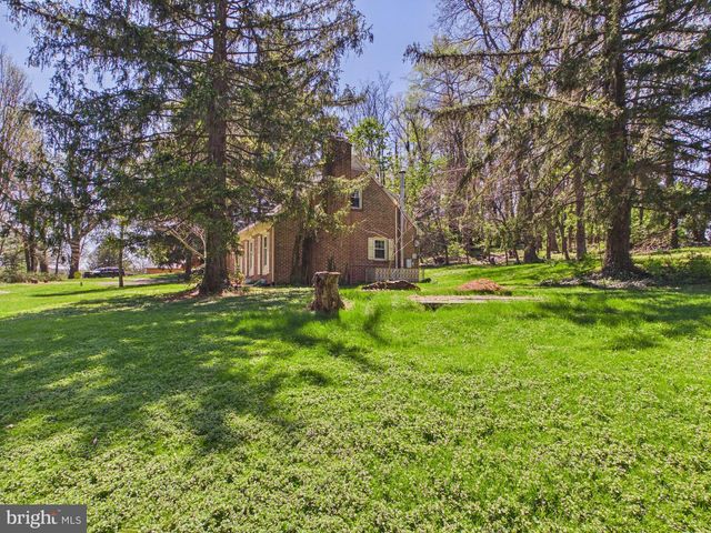 372 BURNT HOUSE RD, Carlisle, PA 17015