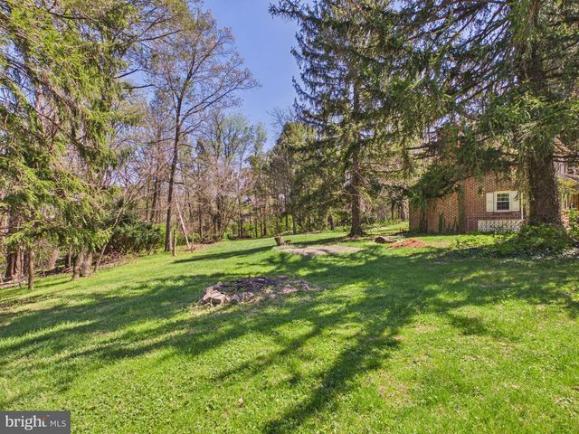 372 BURNT HOUSE RD, Carlisle, PA 17015