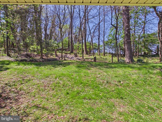 372 BURNT HOUSE RD, Carlisle, PA 17015