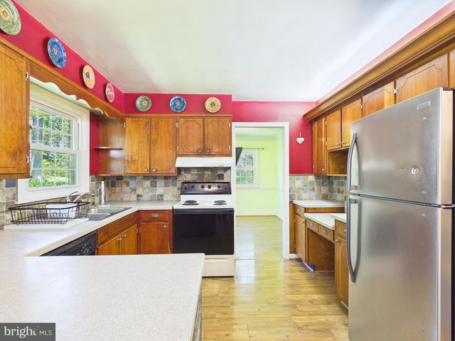 372 BURNT HOUSE RD, Carlisle, PA 17015