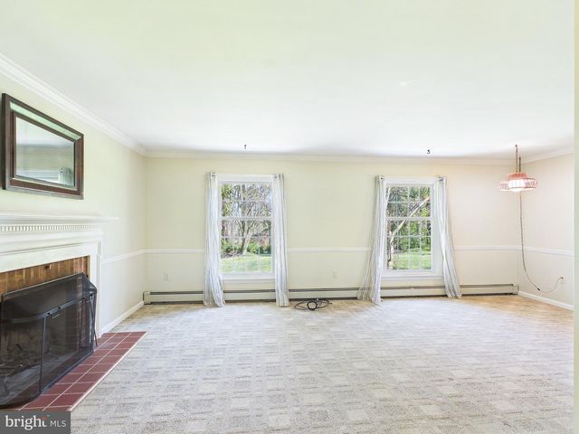 372 BURNT HOUSE RD, Carlisle, PA 17015