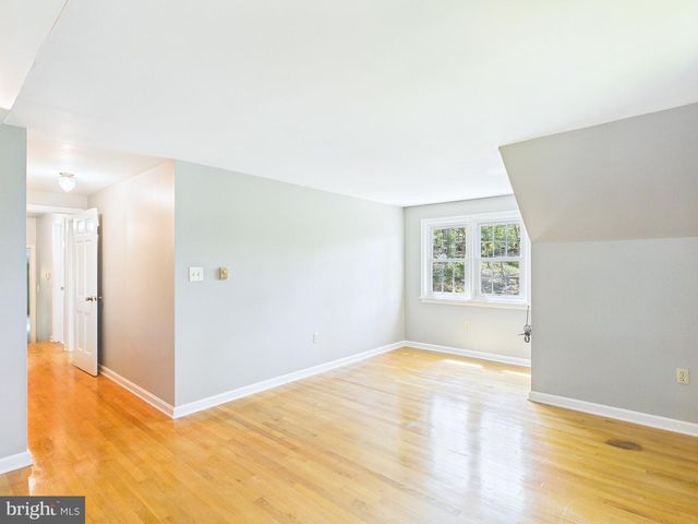 372 BURNT HOUSE RD, Carlisle, PA 17015