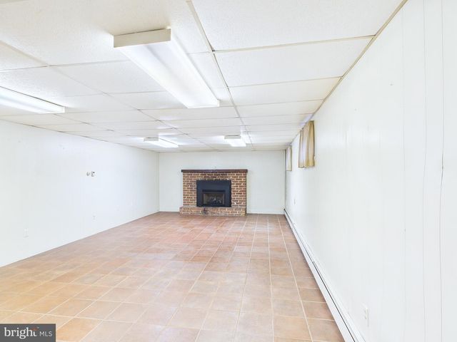 372 BURNT HOUSE RD, Carlisle, PA 17015