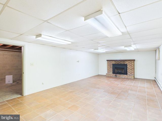 372 BURNT HOUSE RD, Carlisle, PA 17015