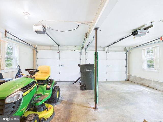 372 BURNT HOUSE RD, Carlisle, PA 17015