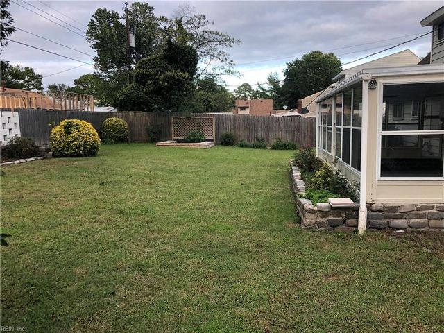 1820 Hartford DR, Norfolk, VA 23518