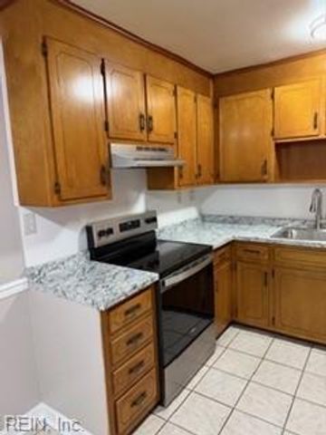 1820 Hartford DR, Norfolk, VA 23518