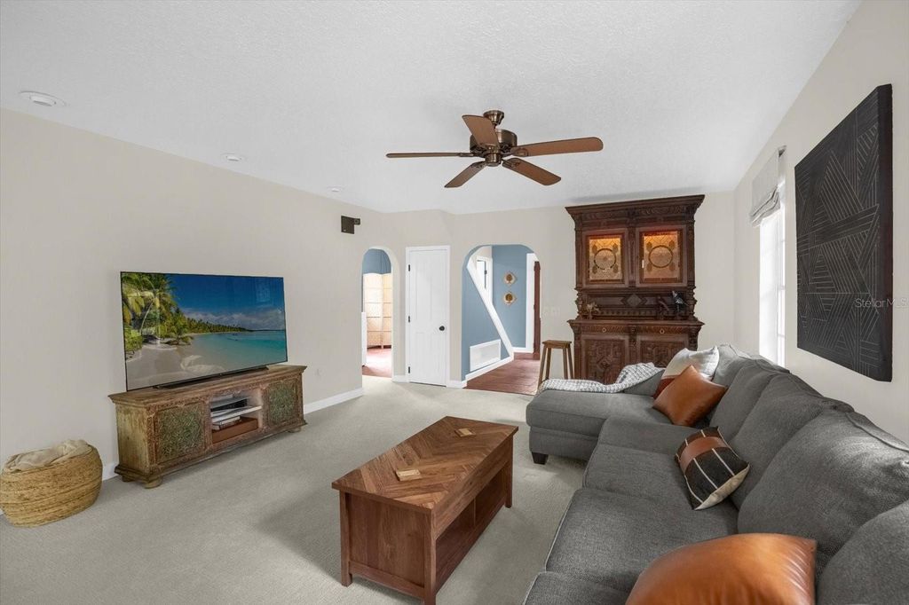 Image 11 of property listing at 331 OLD EUSTIS ROAD, Mount Dora, FL 32757