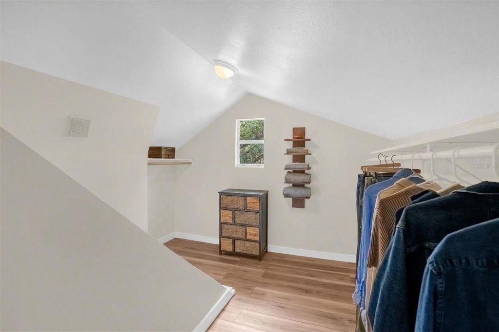 Image 18 of property listing at 331 OLD EUSTIS ROAD, Mount Dora, FL 32757