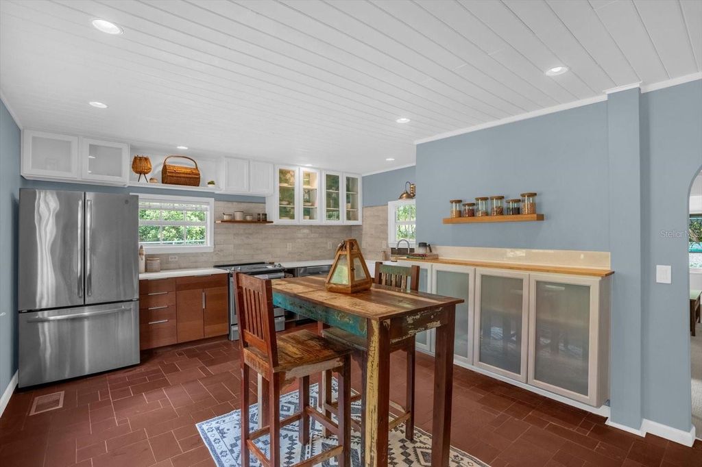 Image 4 of property listing at 331 OLD EUSTIS ROAD, Mount Dora, FL 32757