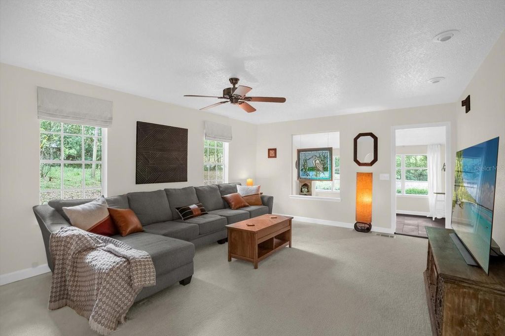 Image 5 of property listing at 331 OLD EUSTIS ROAD, Mount Dora, FL 32757