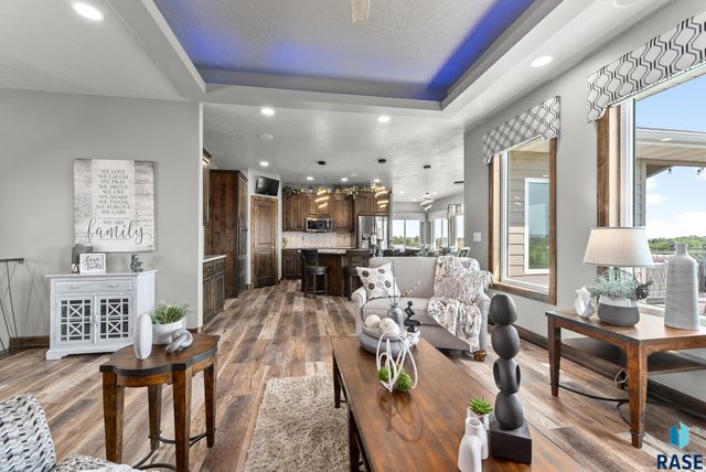 8401 E Roughlock St Street, Sioux Falls, SD 57110