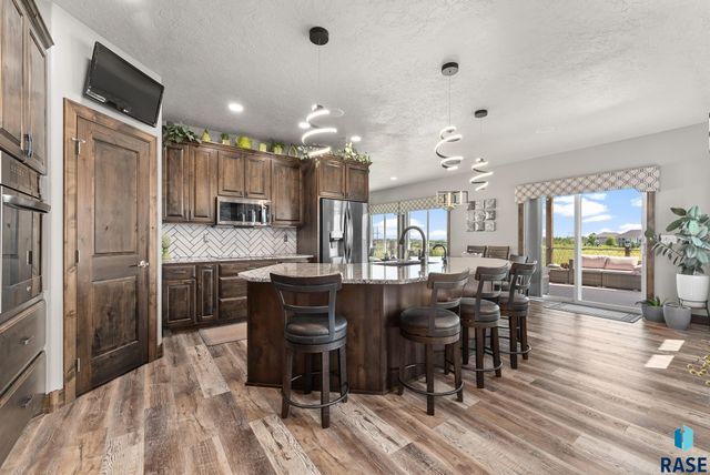 8401 E Roughlock St Street, Sioux Falls, SD 57110