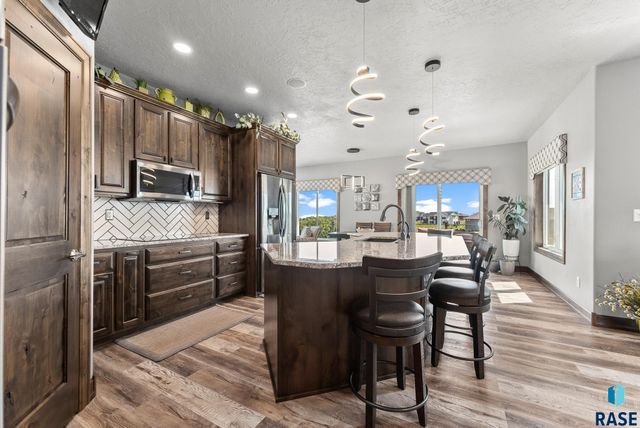 8401 E Roughlock St Street, Sioux Falls, SD 57110