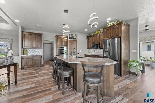8401 E Roughlock St Street, Sioux Falls, SD 57110