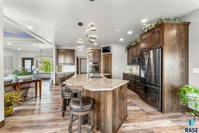 8401 E Roughlock St Street, Sioux Falls, SD 57110