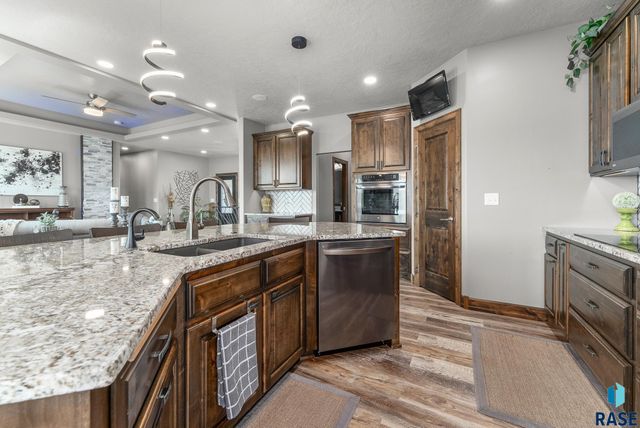 8401 E Roughlock St Street, Sioux Falls, SD 57110
