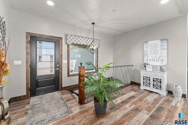 8401 E Roughlock St Street, Sioux Falls, SD 57110