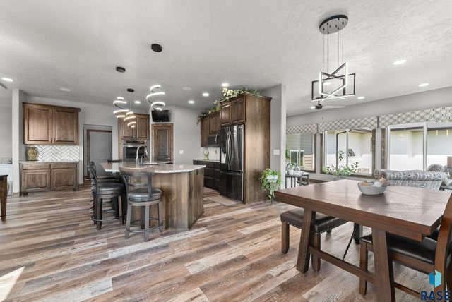8401 E Roughlock St Street, Sioux Falls, SD 57110