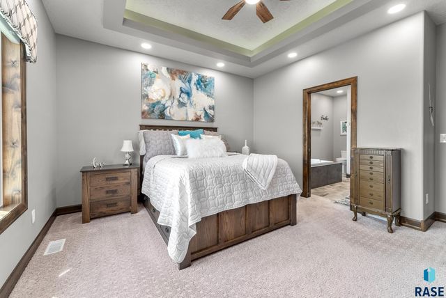 8401 E Roughlock St Street, Sioux Falls, SD 57110