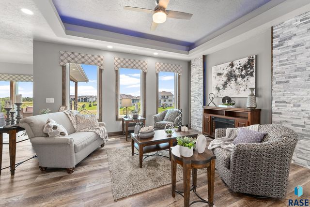 8401 E Roughlock St Street, Sioux Falls, SD 57110