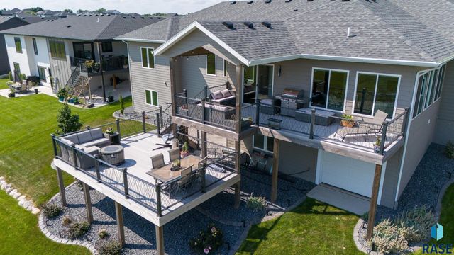 8401 E Roughlock St Street, Sioux Falls, SD 57110