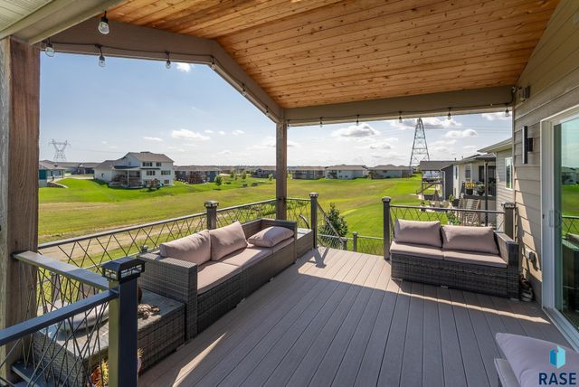 8401 E Roughlock St Street, Sioux Falls, SD 57110